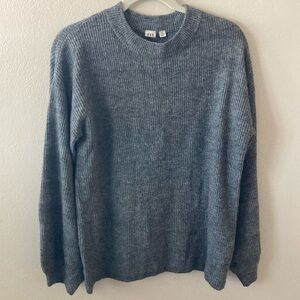 Gap sweater small